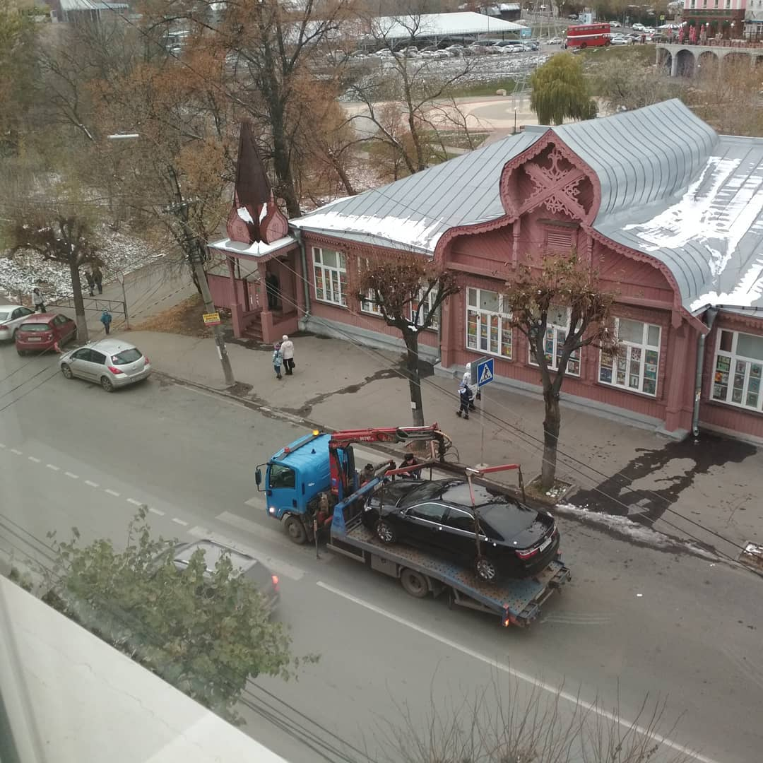 «Запарковался не там? - Попади в Instagram», - рязанский эвакуаторщик выкладывает фото нерадивых водителей в своём инстаграм