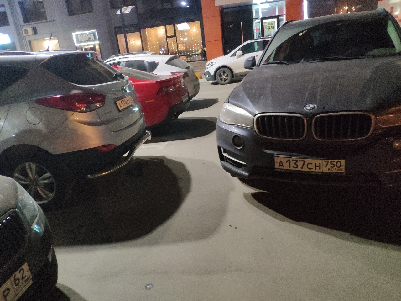 «Я паркуюсь как непорядочный», - рязанских водителей возмутил стиль парковки «москвича»