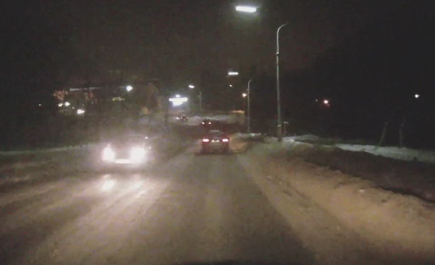Видео. На Голенчинском шоссе столкнулись влобовую "Форд" и "УАЗ"