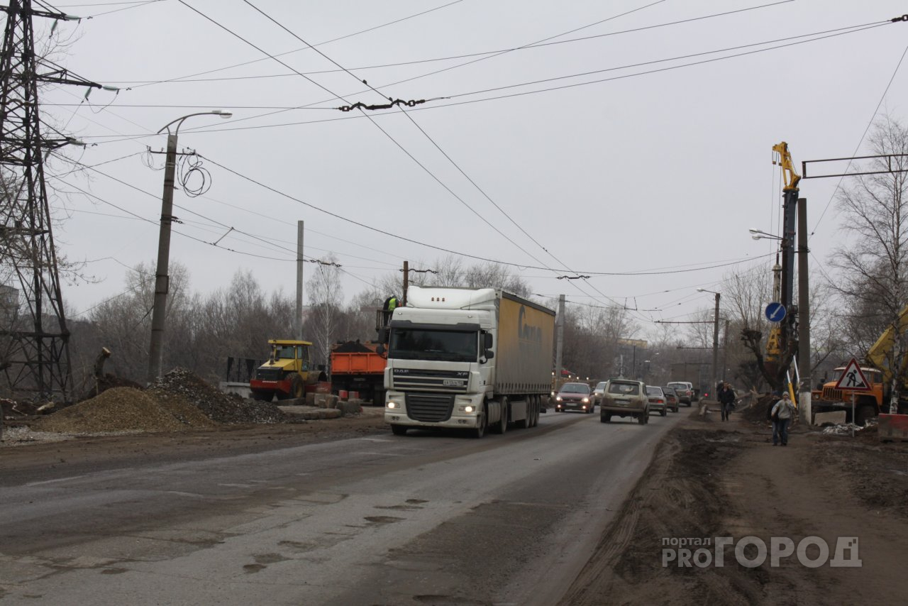 Рязанские инспекторы ГИБДД проверяют водителей грузовиков