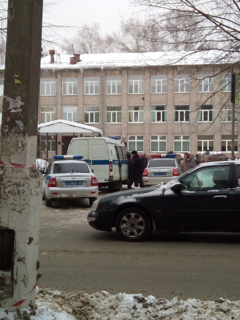 В Рязани массово эвакуируют школы и торговые центры