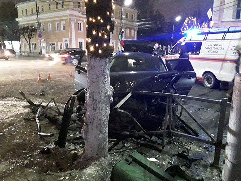 На перекрёстке улиц Свободы и Ленина водитель «Жигулей» врезался в Volvo