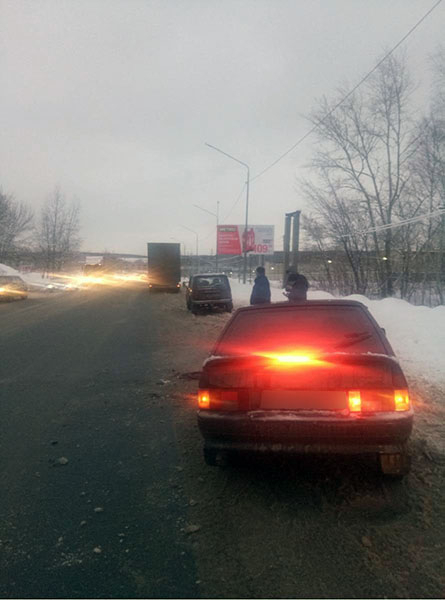 На Ряжском шоссе водитель грузовика врезался в «четырнадцатую»