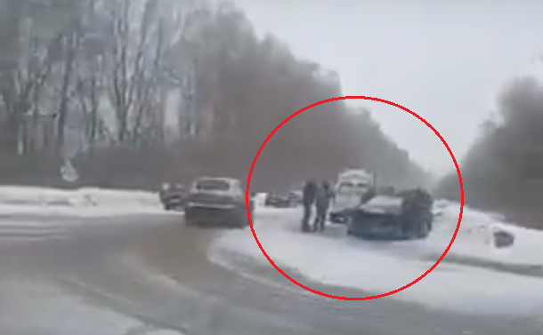 В Рязанском районе "Газель" столкнулась с легковым автомобилем