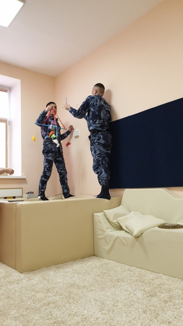 Курсанты академии ФСИН поставили новые кровати в рязанском доме ребёнка