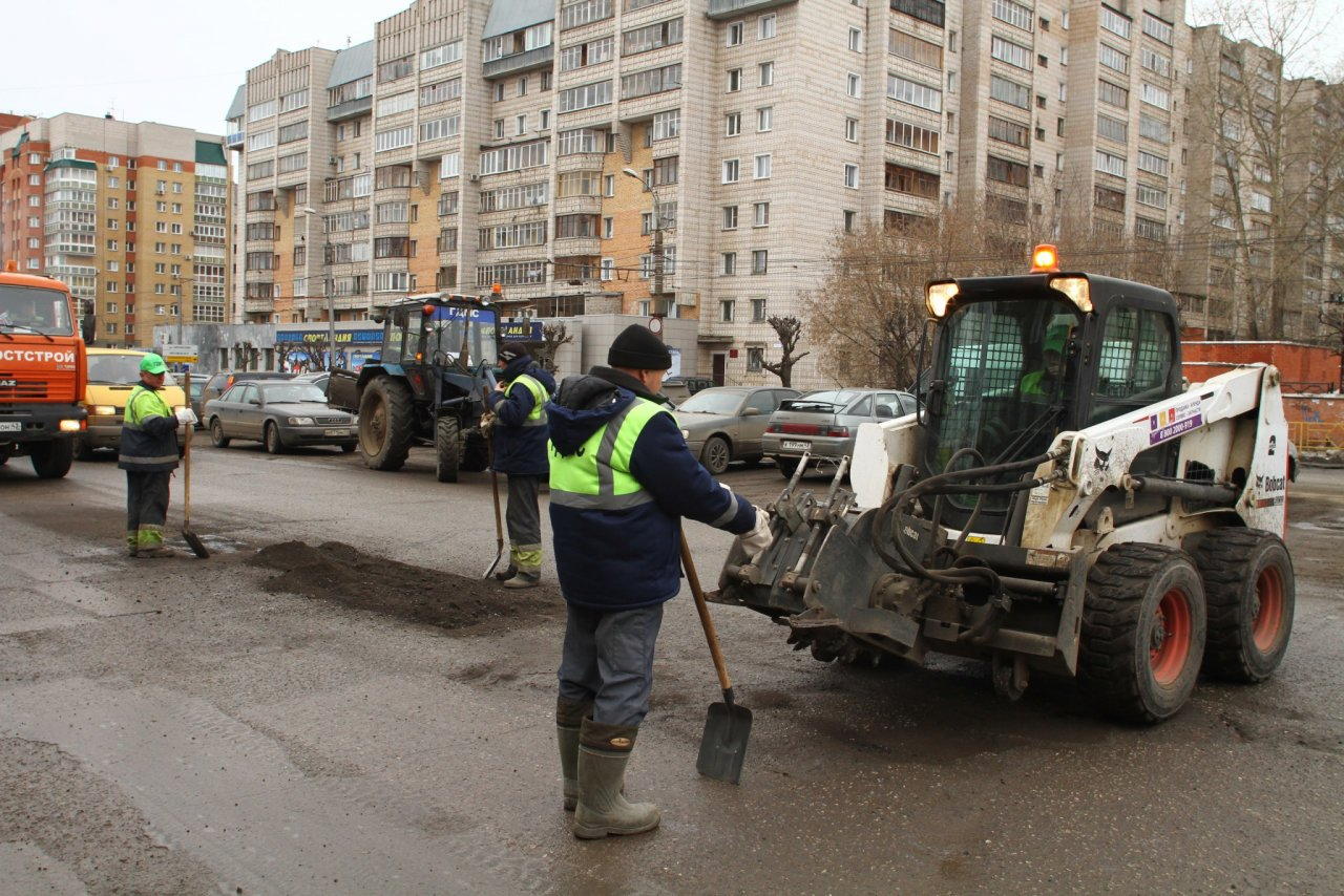 Рязанские власти заделали выбоины на 15 улицах