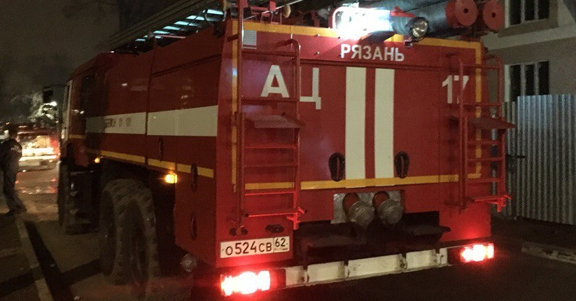 На улице Березовой из горящего дома эвакуировали 30 человек