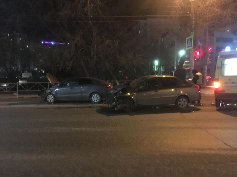 Появились подробности вечернего ДТП возле гипермаркета «Лента»: водитель Datsun не уступил дорогу Kia