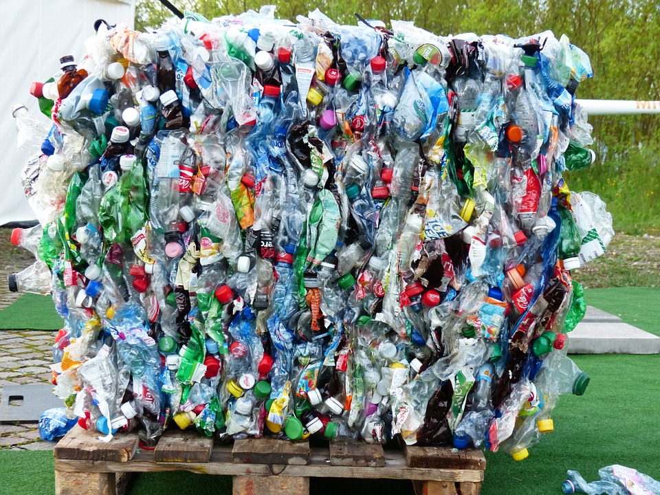 Рязанцы смогут сдать старую технику и пластиковые бутылки на переработку