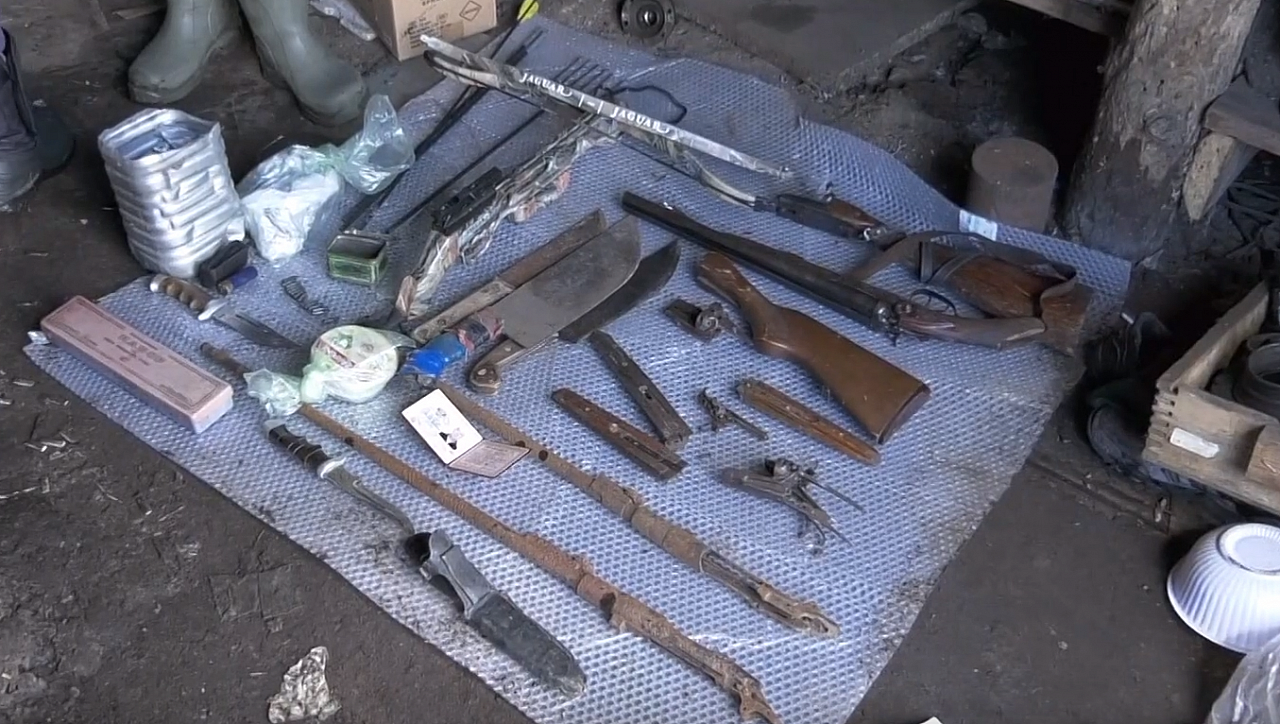 У жителя Рязанского района нашли незаконный арсенал
