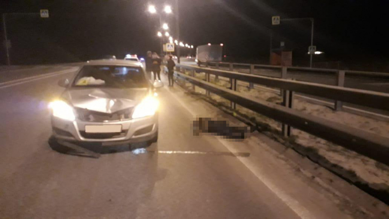 На трассе М5 «Урал» водитель «Опеля» насмерть сбил пешехода