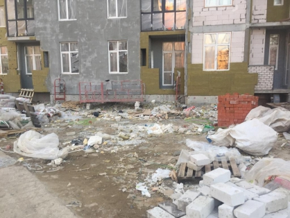 В строящемся доме на улице Быстрецкой сорвался лифт. Рабочий погиб
