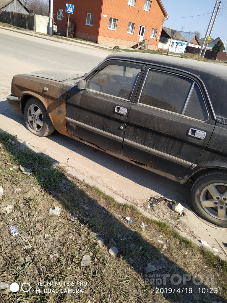 Жителей улицы Семченская раздражены свалкой ржавых автомобилей