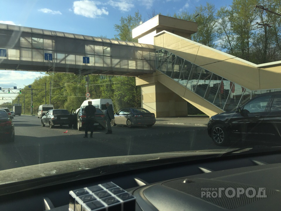 На Московском шоссе столкнулись Kia Rio и «Приора»