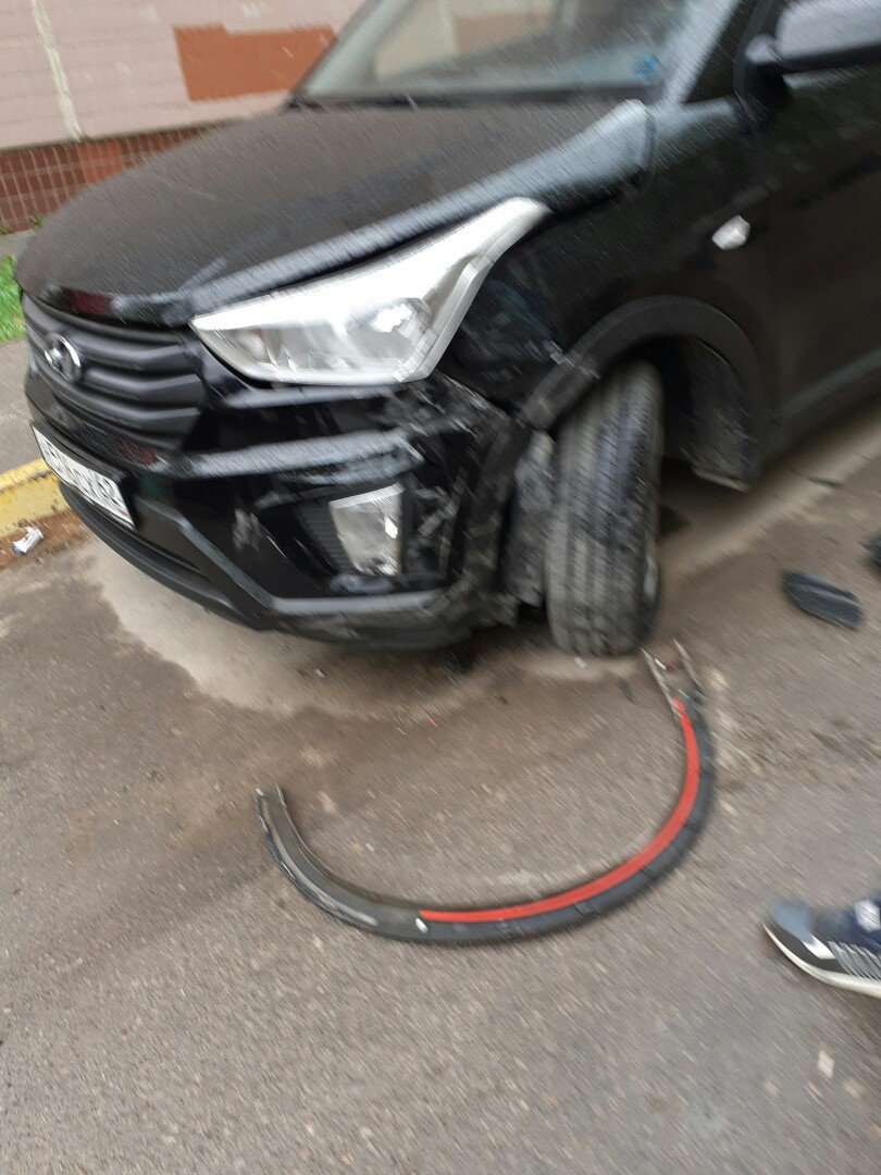 " В припаркованный автомобиль врезался пьяный водитель" - на улице Новоселов ищут очевидцев ДТП