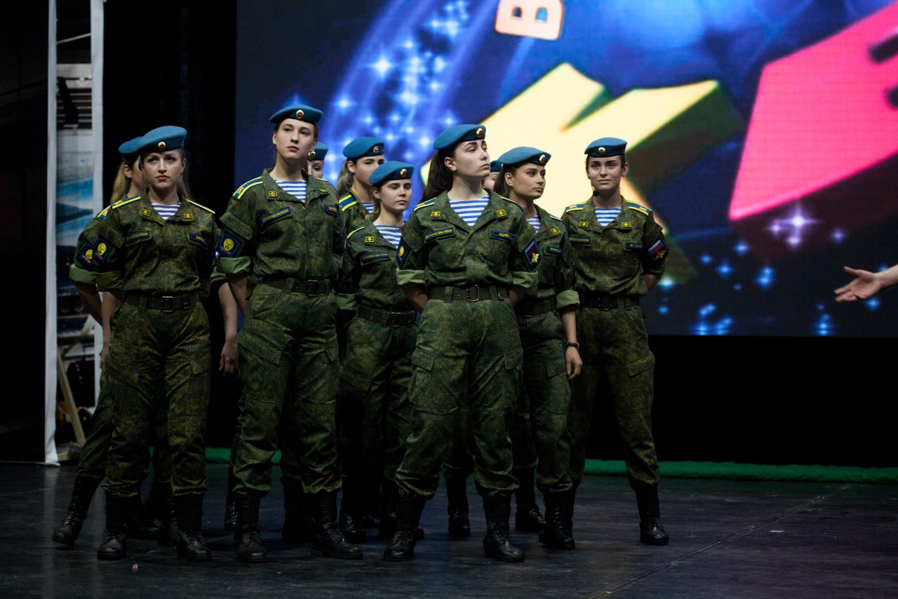 Набрали баллов больше всех: рязанские десантники - в полуфинале Высшей лиги КВН