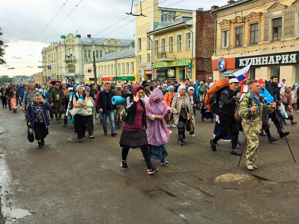 В Кирове паломники отправились в ежегодный Великорецкий крестный ход