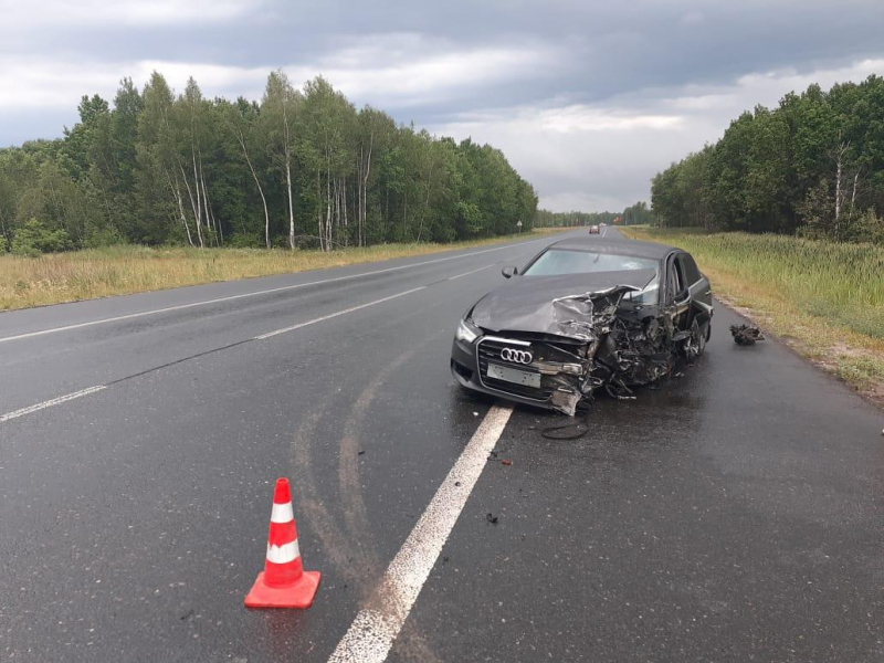 На трассе М5 «Урал» водитель Audi устроил массовую аварию