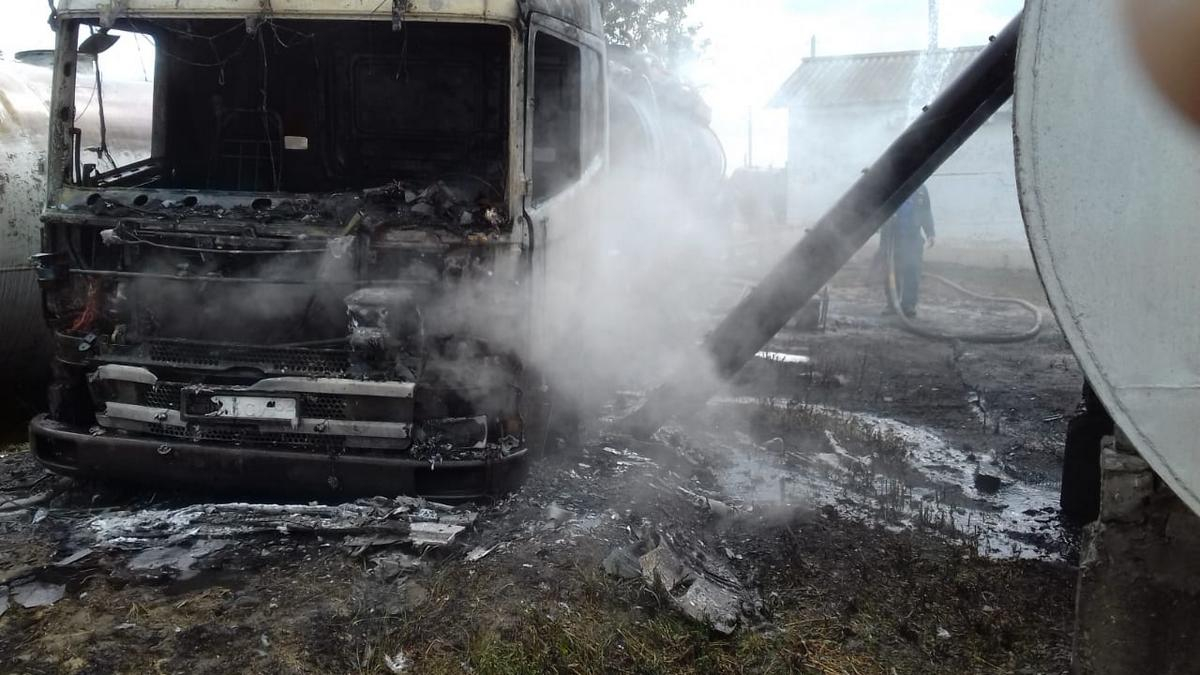 В Милославском районе сгорел бензовоз