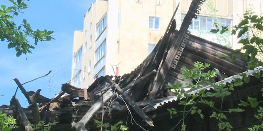 В Рязани рухнул балкон деревянного дома 19 века