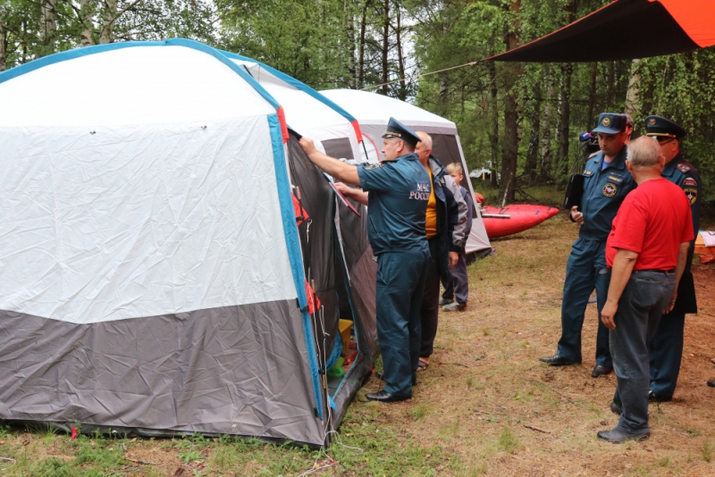 Сотрудники МЧС проверили рязанские палаточные лагеря после трагедии в Хабаровске