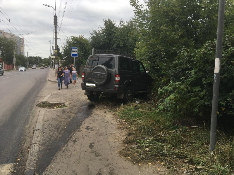 В Рязани пьяный водитель «УАЗика» врезался в забор