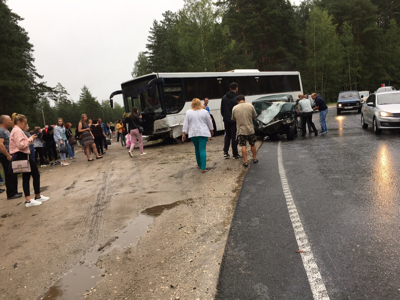 ДТП под Рязанью  - столкнулись пассажирский автобус и Нива