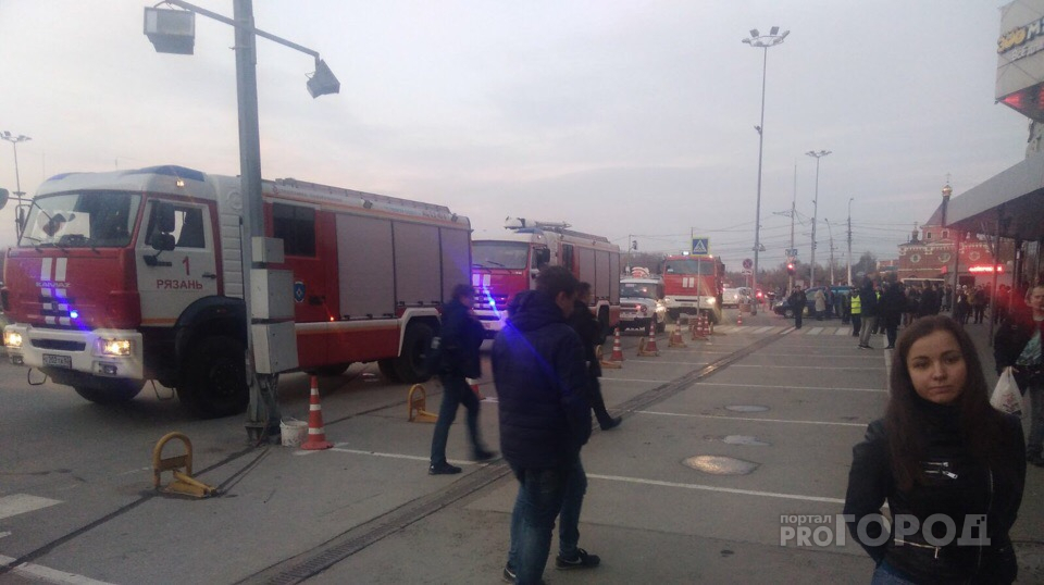 Очевидцы: ТРЦ "Барс" на Московском шоссе эвакуирован