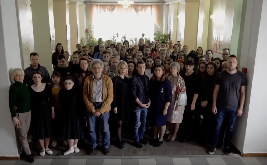 "Нас хотят уничтожить": студенты института культуры записали видеообращение к Путину