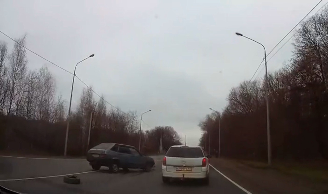 ДТП в Рязани: на Михайловском шоссе "девятка" врезалась в бензовоз