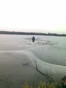На озере под Рязанью мужчина погиб, провалившись под лёд