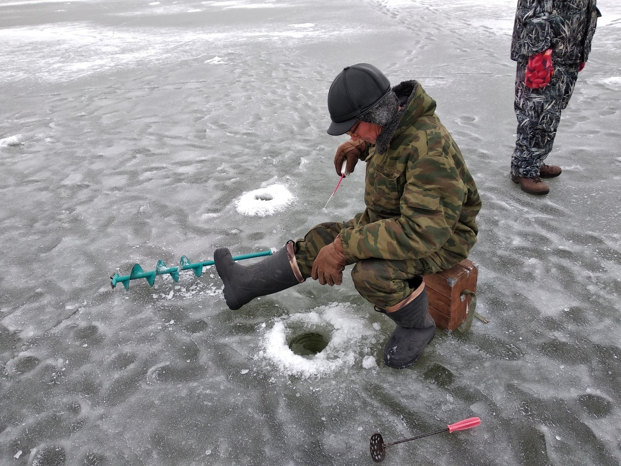 Рязанские рыбаки самые смелые - выходят на тонкий лед в плюсовую температуру
