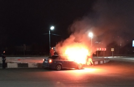 На Зубковой в Рязани загорелся автомобиль