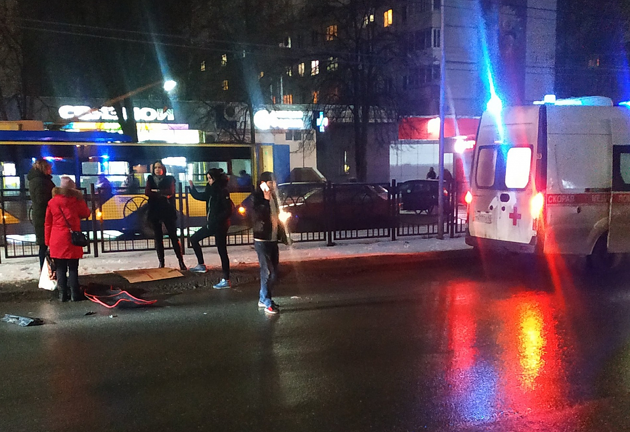 На пешеходном переходе: в Дашково-Песочне женщина попала под машину