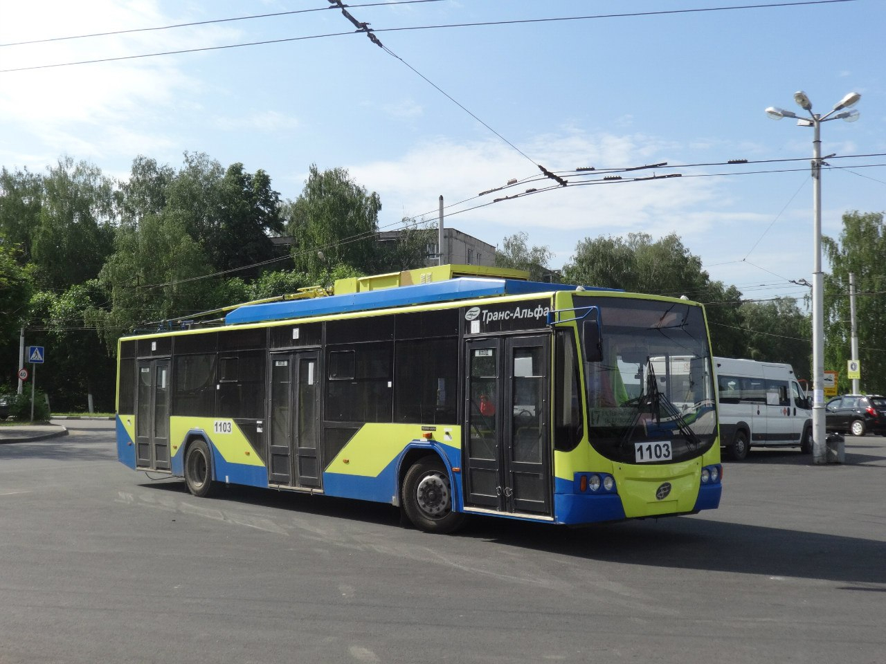 Троллейбусы закрыли. Закрытие троллейбуса в Тамбове. В Луганске закрыли троллейбусы. Видео о закрытии троллейбуса в Новгороде.