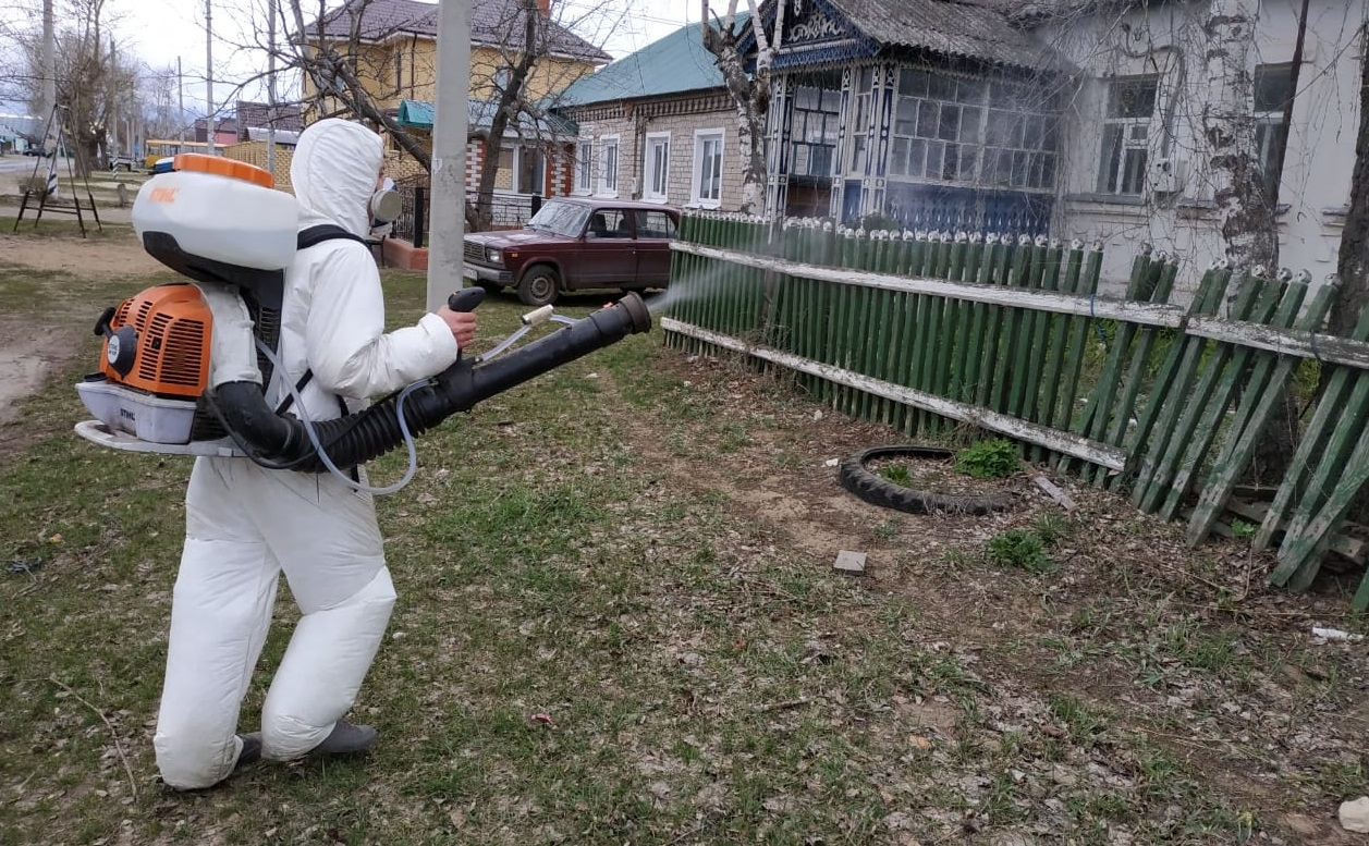 Дома и дороги: в Заокском продолжили дезинфекцию улиц