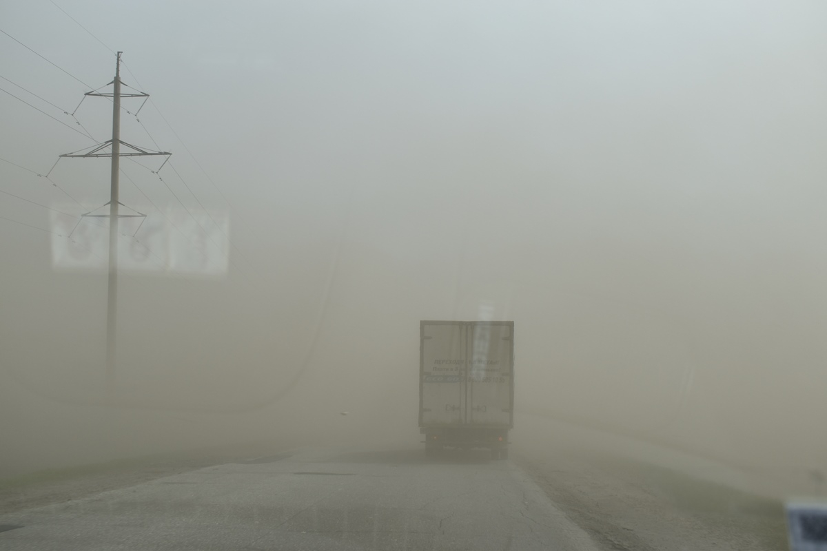 Видимость нулевая: в Сараевском районе поднялась пыльная буря