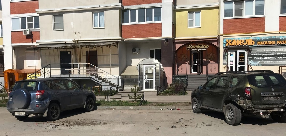 ДТП в Горроще: неизвестный протаранил 2 машины и помял забор