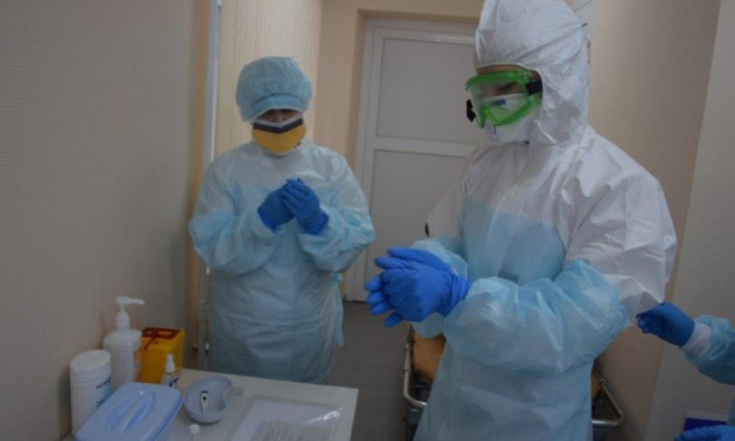 Вовремя идут к врачам: Минздрав назвал причины низкой смертности от коронавируса в России