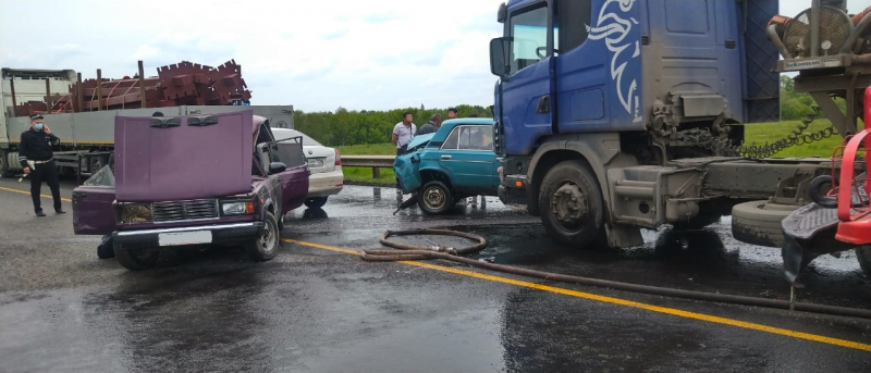Не снизил скорость: в Михайловском районе столкнулись 6 автомобилей