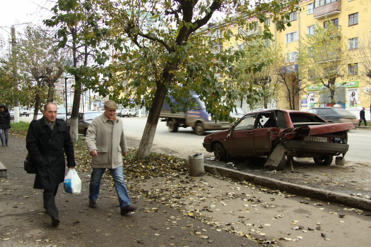 Штраф за брошенные автомобили: в России могут ввести наказание для безалаберных автовладельцев