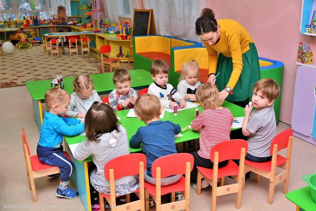 Детские сады: с 15 июля заработает 555 дежурных групп