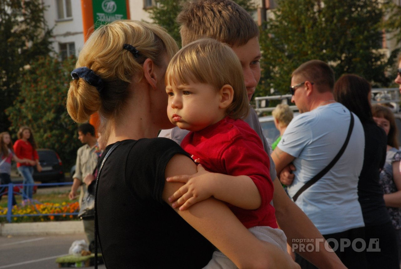 Работаю мамой: в России хотят ввести зарплату за воспитание детей