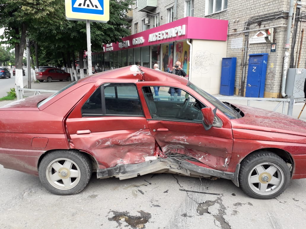Авария на Дзержинского: в ГИБДД рассказали подробности