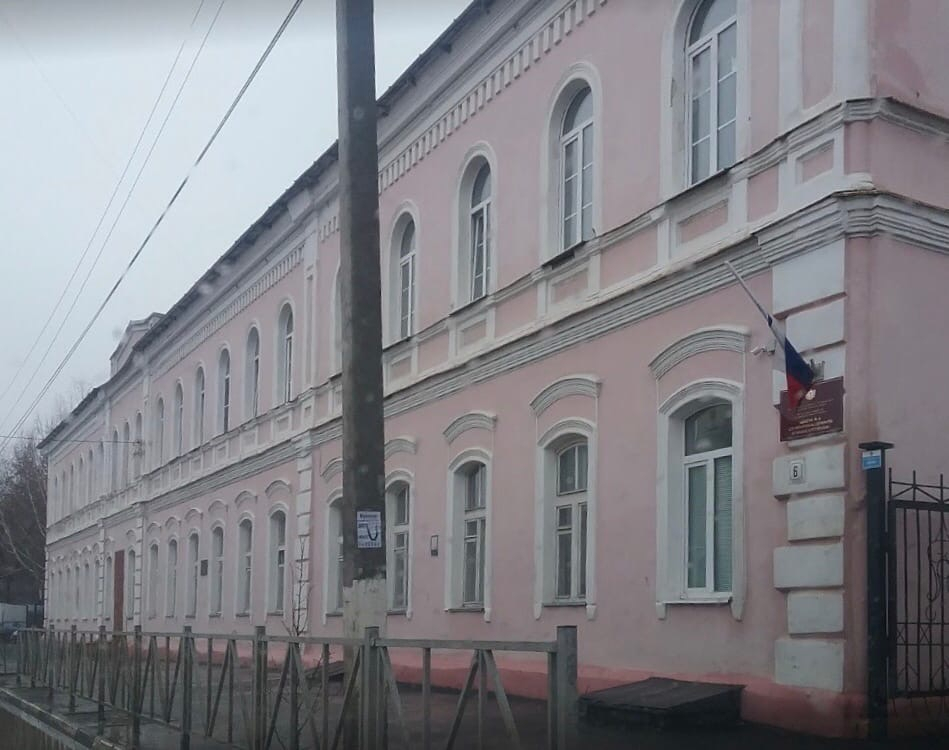 Хотят отобрать школу: Рязанская епархия судится с мэрией за здание на Семинарской