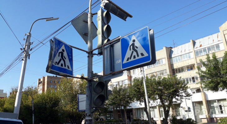 Дети в опасности: прокуратура потребовала установить светофор и знаки у школы в Сапожке