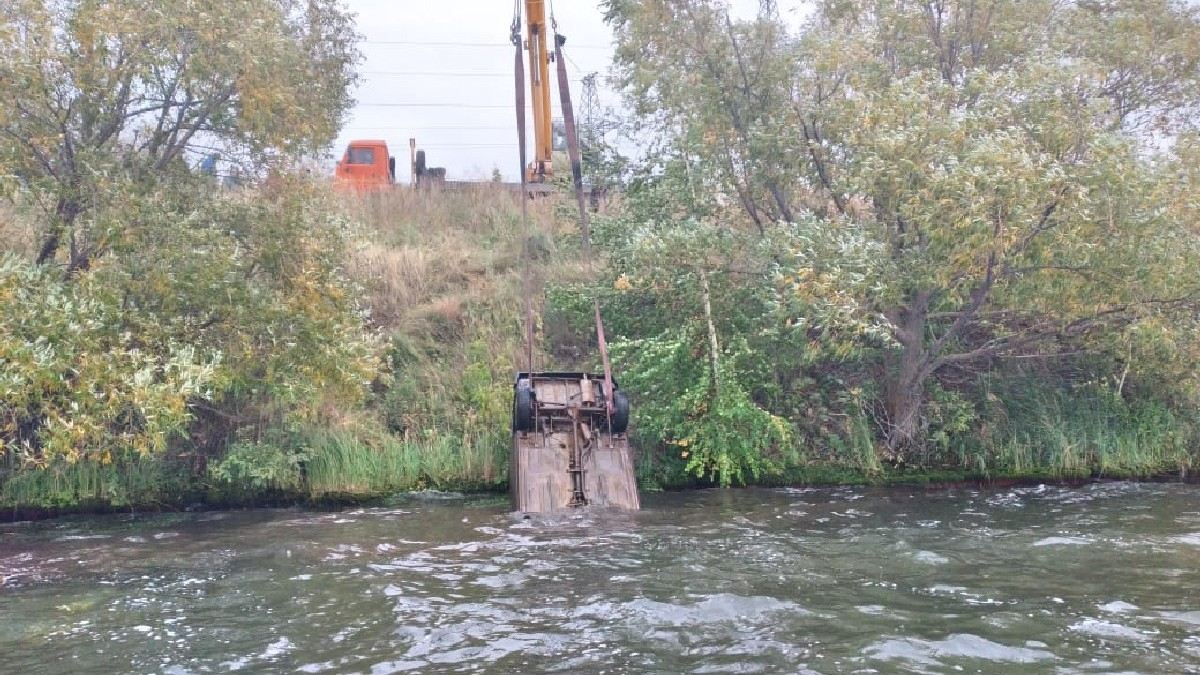 Найден, мертв: в Новомичуринске из реки выловили автомобиль, с 57-летним мужчиной внутри