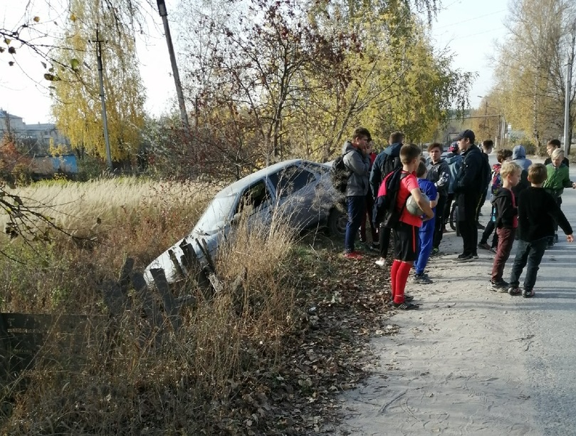 Вытаскивали тросом: в Касимове жигули угодили в кювет