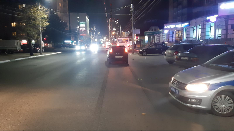 Переходила дорогу в неположенном месте: стали известны подробности ДТП на улице Грибоедова
