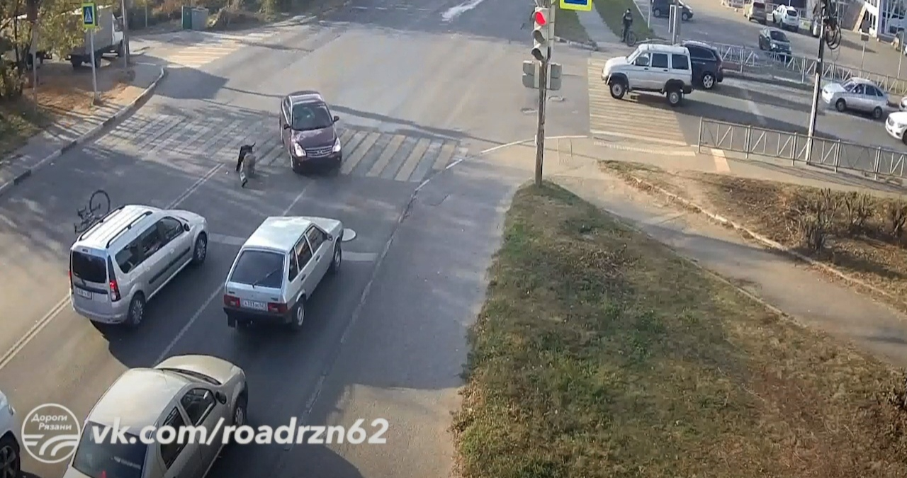 ДТП с велосипедистом в Песочне попало на видео